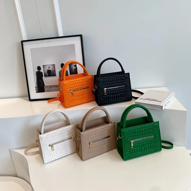 2024 New Ladies Crocodile Messenger Bag Fashionable Solid Color Shoulder Armpit Handbag Large Capacity Casual No Deformation