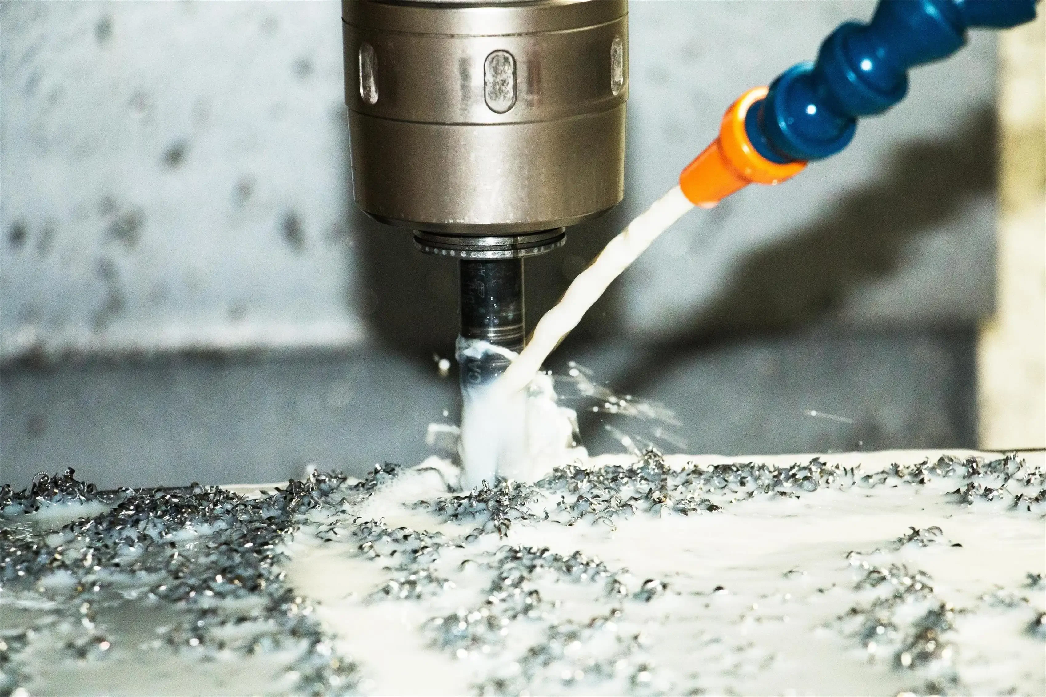 Synthetic water-based cutting fluid for metal cutting
