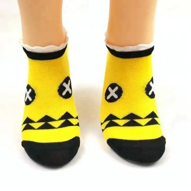 Wholesale Custom Funny Pokemon Design No Heel Men Socks Set