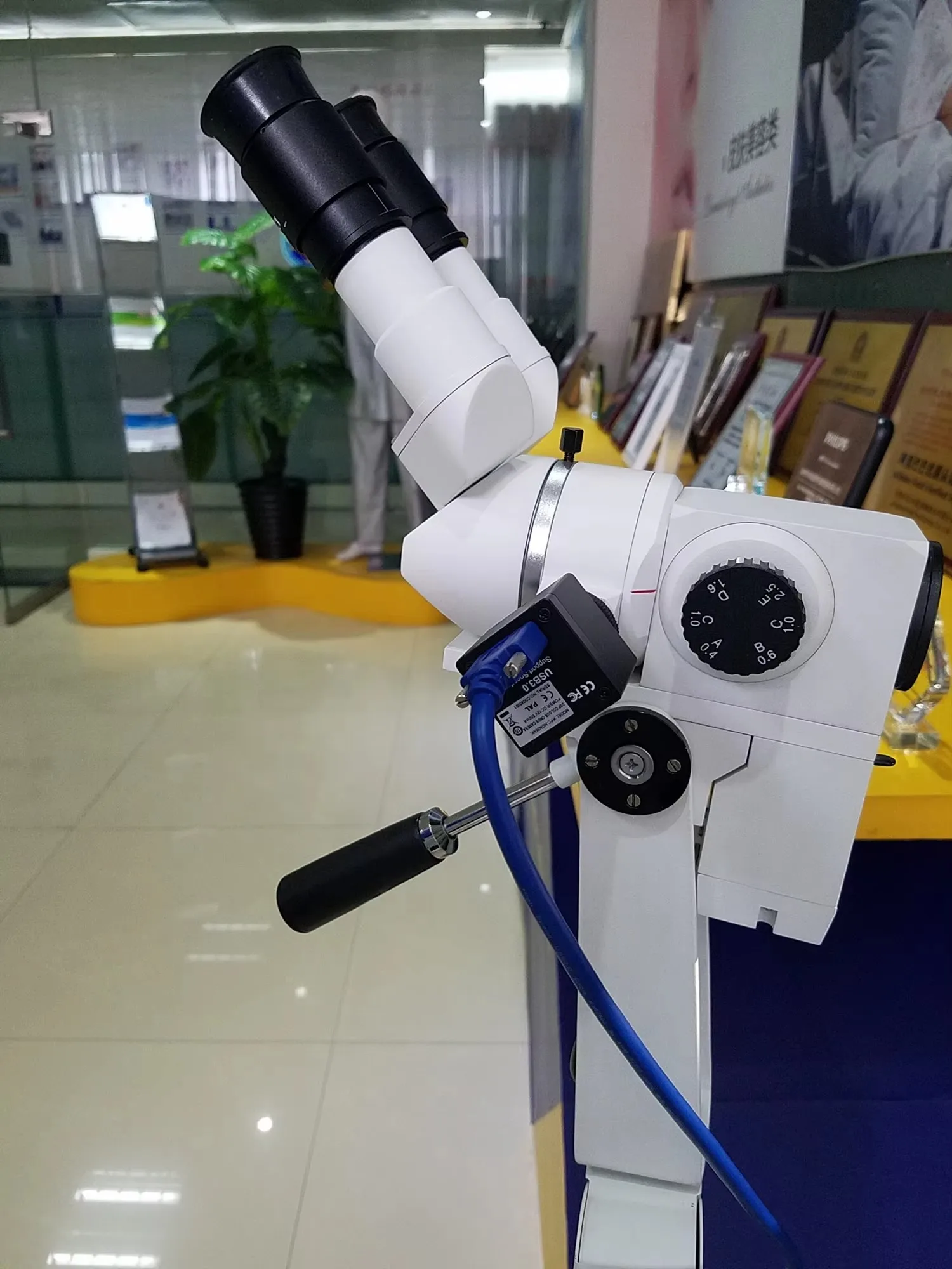 KN-2200B Portable Digital Beautiful Vagina Video Colposcope For Gynecology Hd Binocular Optic Colposcope Camera Equipment