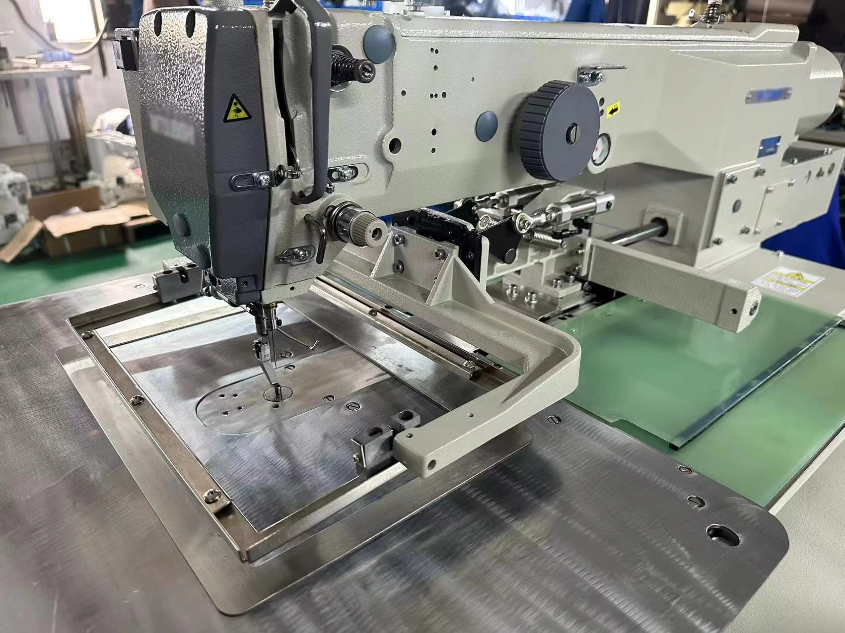 HIGH SPEED ORIGINAL USED JAPAN MADE MITSUBISHIS BAR TACKING MACHINE PLK-G2516 BAR TACKING MACHINE G2516 BARTACK MACHINE