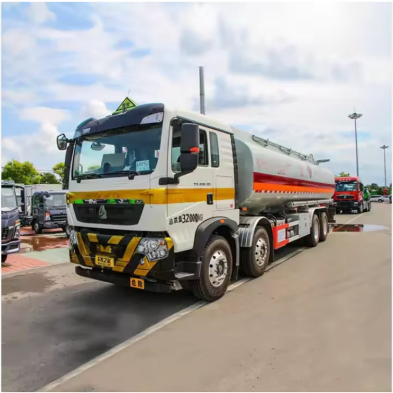 SINOTRUK HOWO Новый 5000L Стальной Топливный бак грузовик дизельный двигатель механическая коробка передач 8x4 привод нового поколения автоцистерна