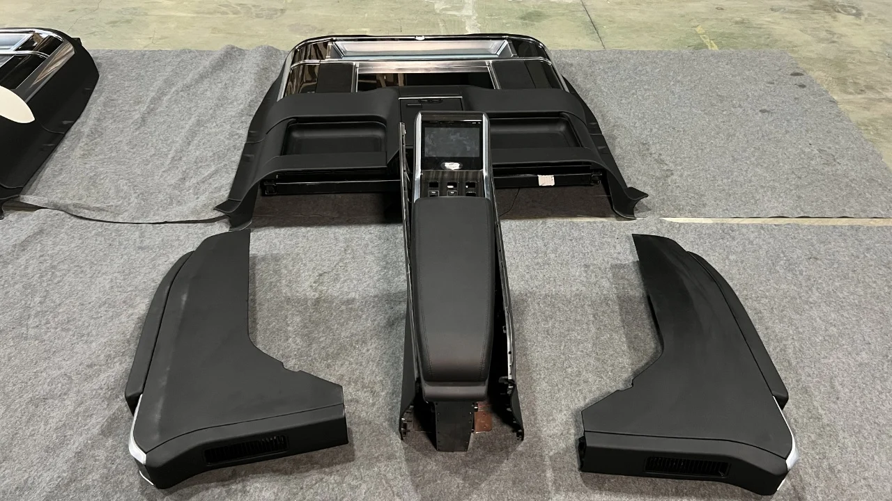 VIP luxury car partition interior upgrade and modification plan Toyota Alphard Toyota Vellfire Body kits
