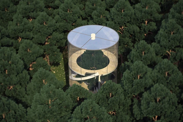 Modern Cantilevered Round Glass Spiral Stairs