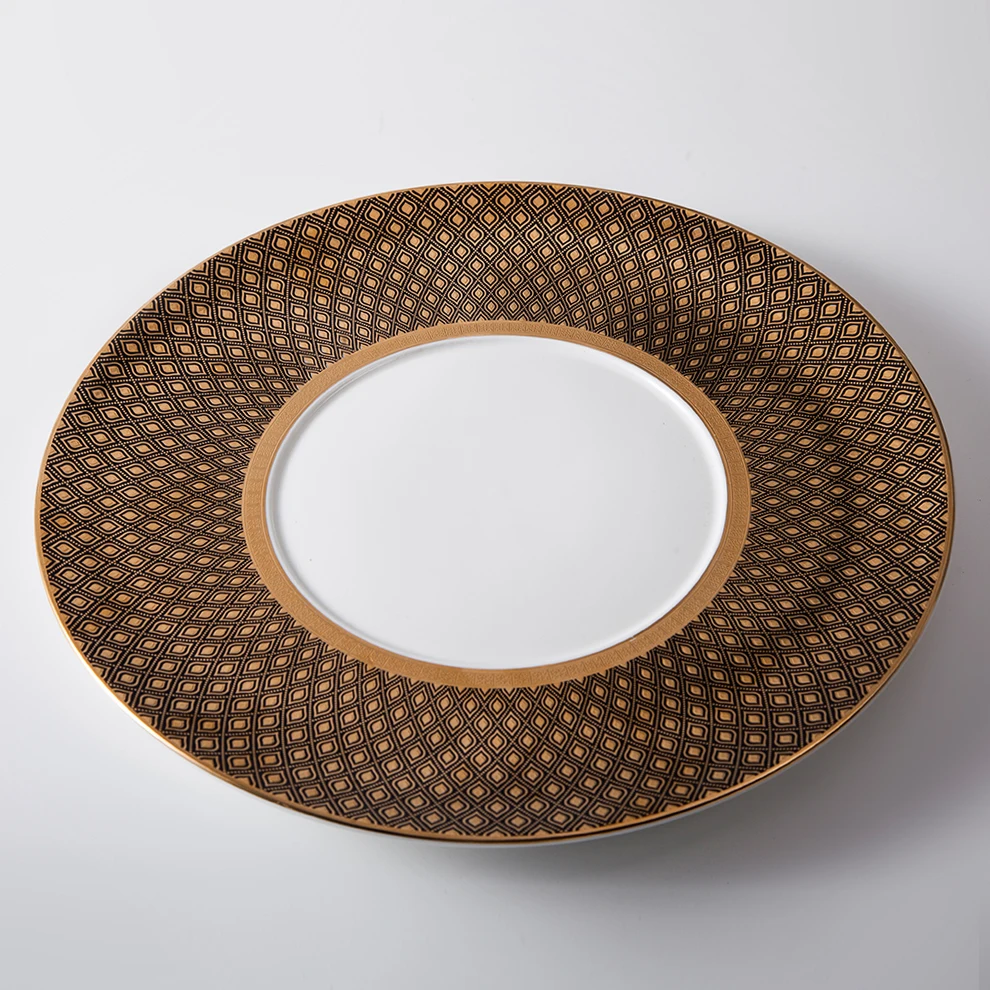 Luxury Hotel Restaurant Ceramic Gold Rim Pattern Design Bone China Charger Plate