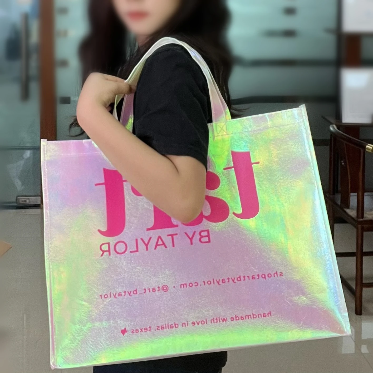 Fashion Pink Tote Bag Decorative Laminated PP Non Woven Fabric Tote Laser Fold Reusable Eco Shopping Bags For Women