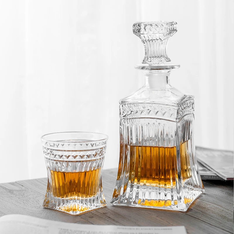 New Design Lead Free Crystal Glass Bottle Whiskey Decanter Crystal Wine Decanter Hot Sell Engraved Crystal Whiskey Decanter Set