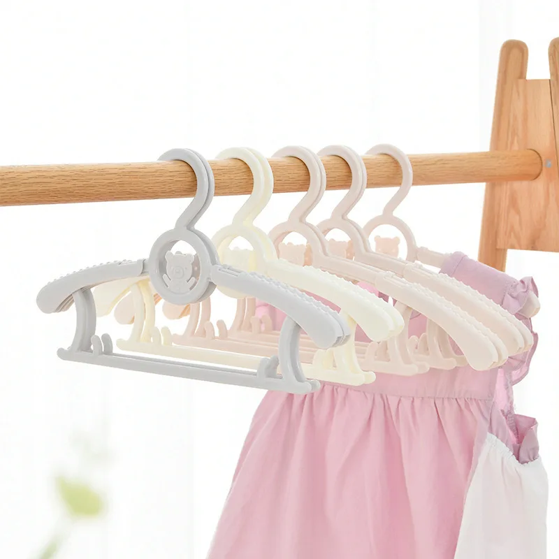 Factory direct sale kids plastic hanger connection hook telescopic clothes hanger for baby used