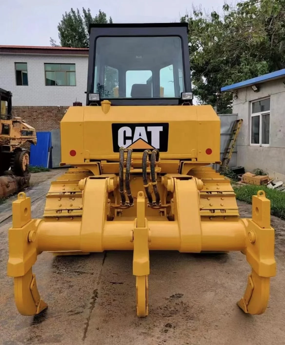 japan made caterpillar D6 Dozer Used CAT Bulldozer D6 D7 D7R D7G D7H D6R at Low Price