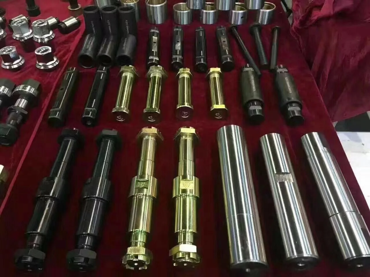 Factory Sale Various Bulk Truck Chassis Parts Front Wheel Tyre Screw For Lyte