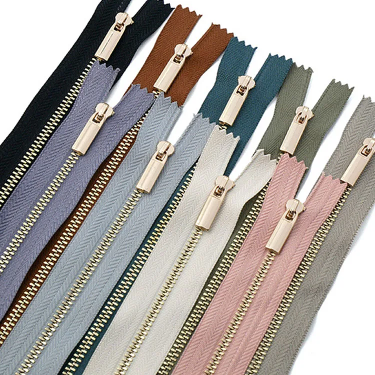 Manufacturer Custom 3# 5# 8# Long Chain Open End Close End Metal Zipper For Handbags Clothes