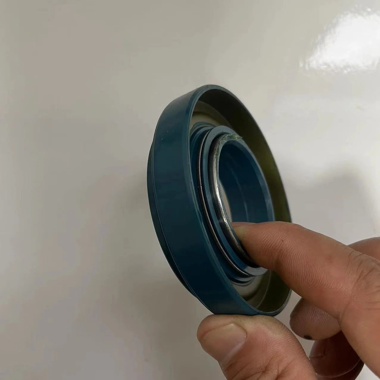 Anti-mud waterproof oil seal, combination oil seal, self-rotating oil seal