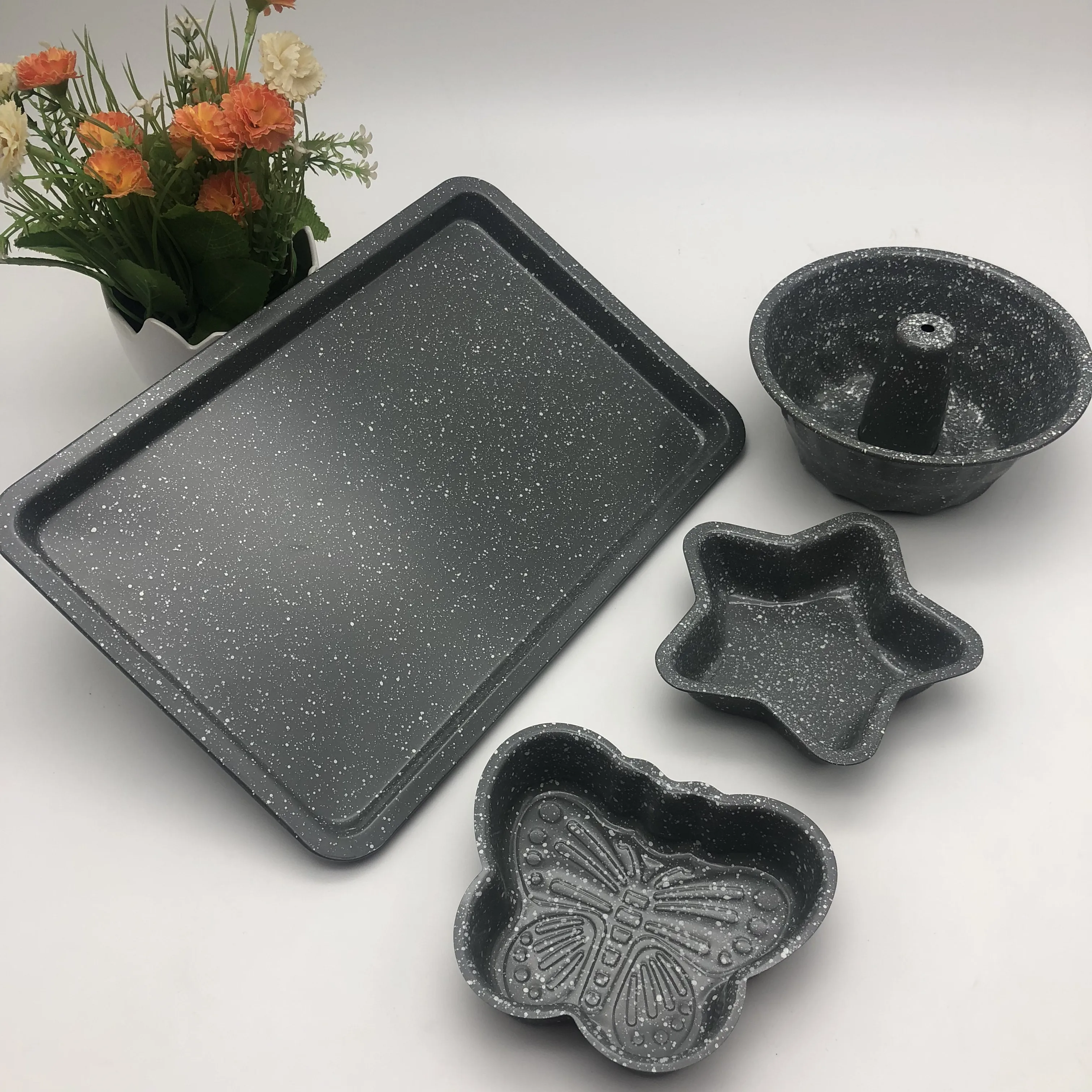 Nonstick Bakeware Set 4 Pieces Cake Mould Non Stick Carbon Steel Metal Bread Cookie Mold Baking Dishes Pans Tools Kit