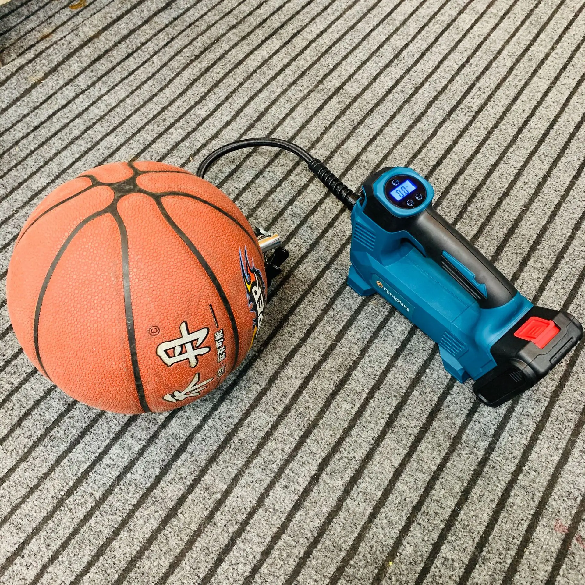 20V Portable Outdoor Lithium Electric Tyre Inflators 830kpa Rechargeable Tire Inflatable Pump Cordless Mini Air Compressor Pump