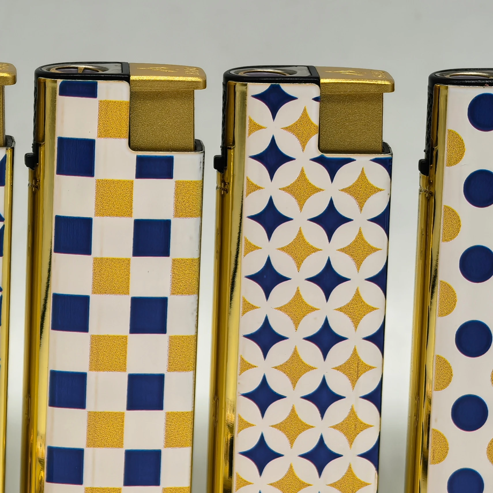 Wholesale Windproof Jet Flame Cigarette Lighters Refillable Butane Gas Torch Lighter for Cigar Christmas Space Black Gift Red