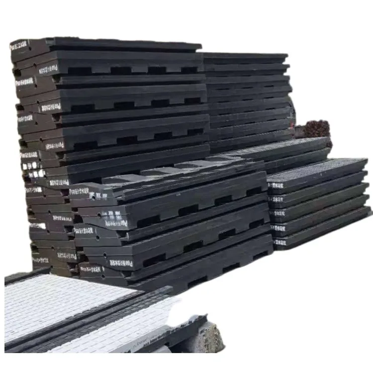 Railway insulated crossing board rubber crossing board