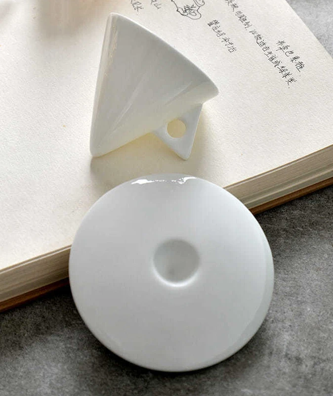 Light Espresso Cup Set Ceramic Porcelain Tea Cups Set and Saucer Luxury Bone China in White Minimalist Customized Logo Mugs