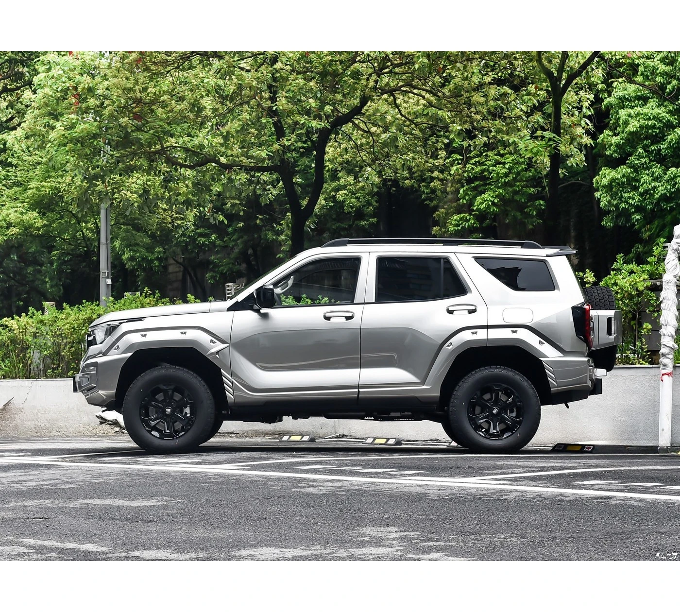 2023/2024 GWM Танк 400 Hi4 t 2 0 T 252HP полная версия Средний внедорожник Большой Настенный бак горячая Распродажа китайский дешевый автомобиль