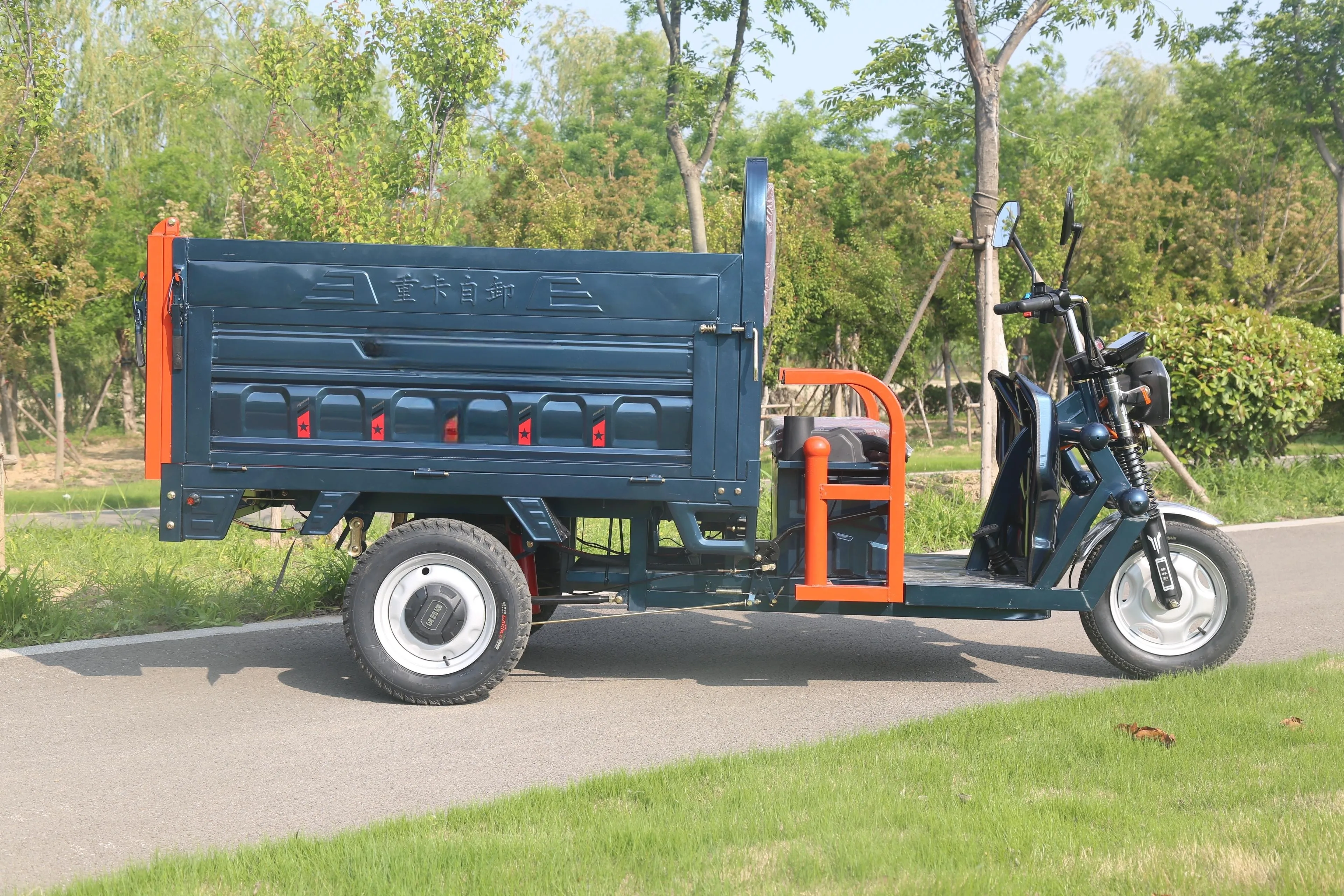 factory price  electric tricycle big cargo box heavy load Hydraulic dump hoist tricycle cargo for farm  electric cargo tricycle