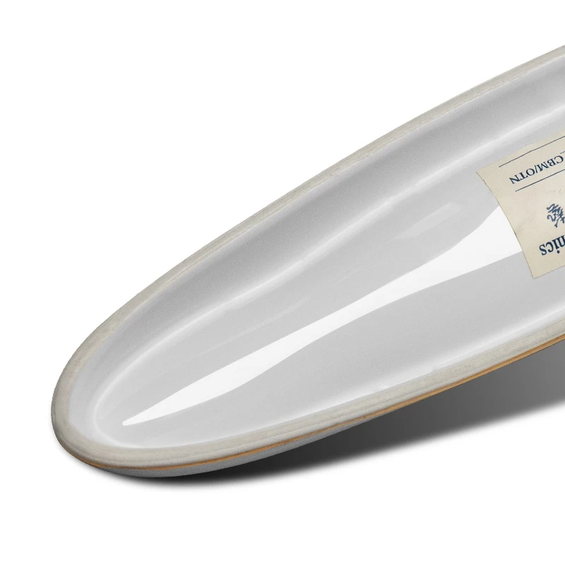 Factory directly OEM/ODM Long leaf Shape White Porcelain Ash tray Cigar Dishes