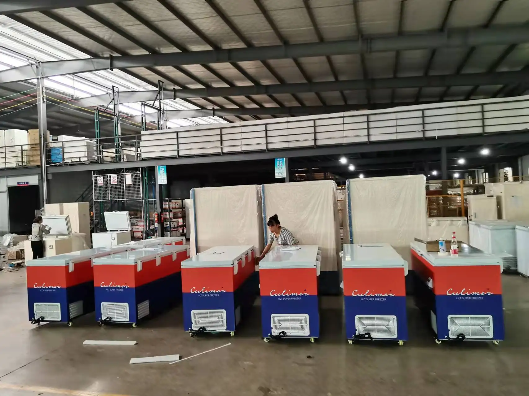 2024 hot sell  tuna storage supermarket deep  freezer 420L food deep Freezers -60 Degree seafood ultra low deep Freezer with ETL