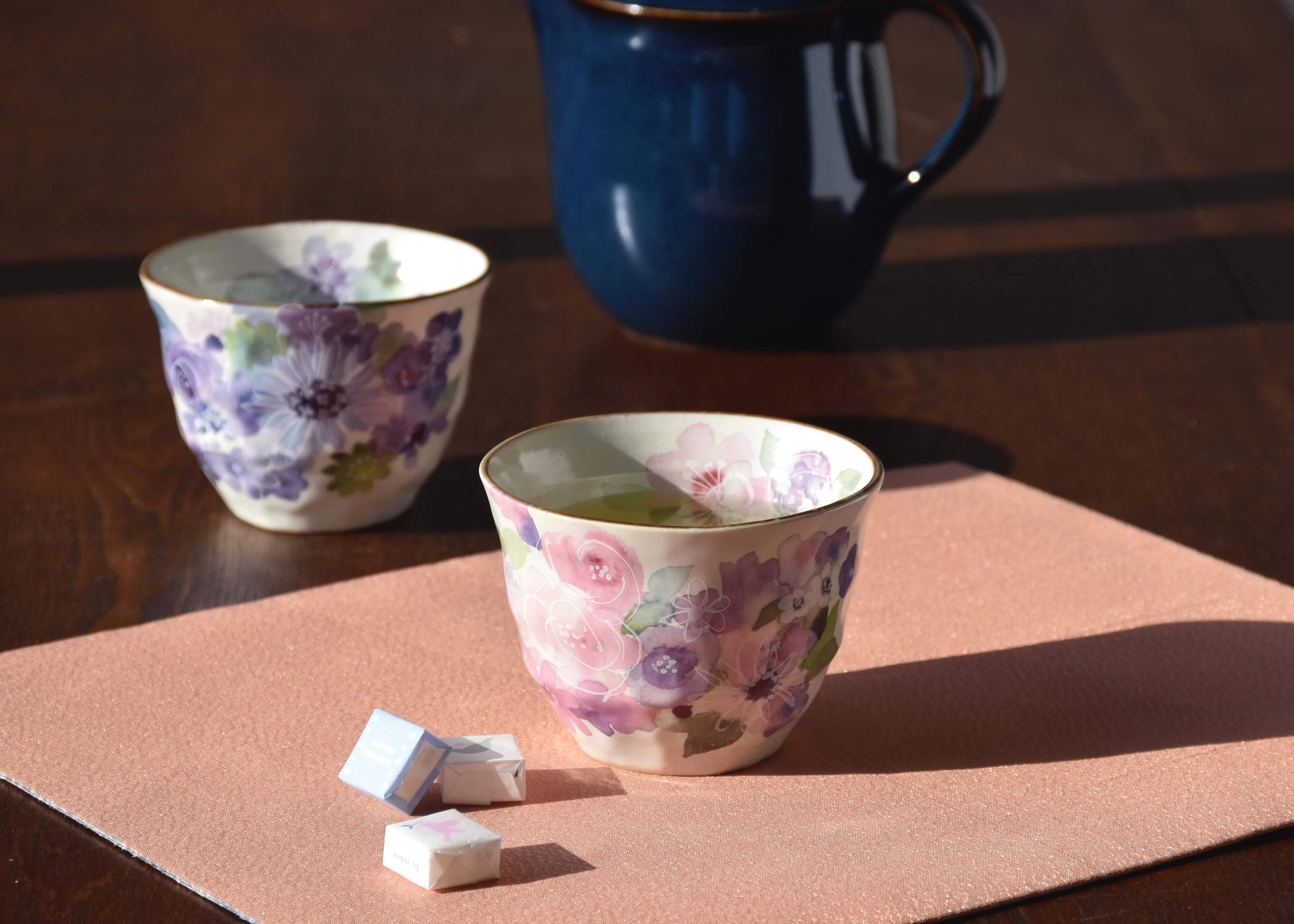 
Carefully fabric delicate florals ceramic carrier cup for tea 
