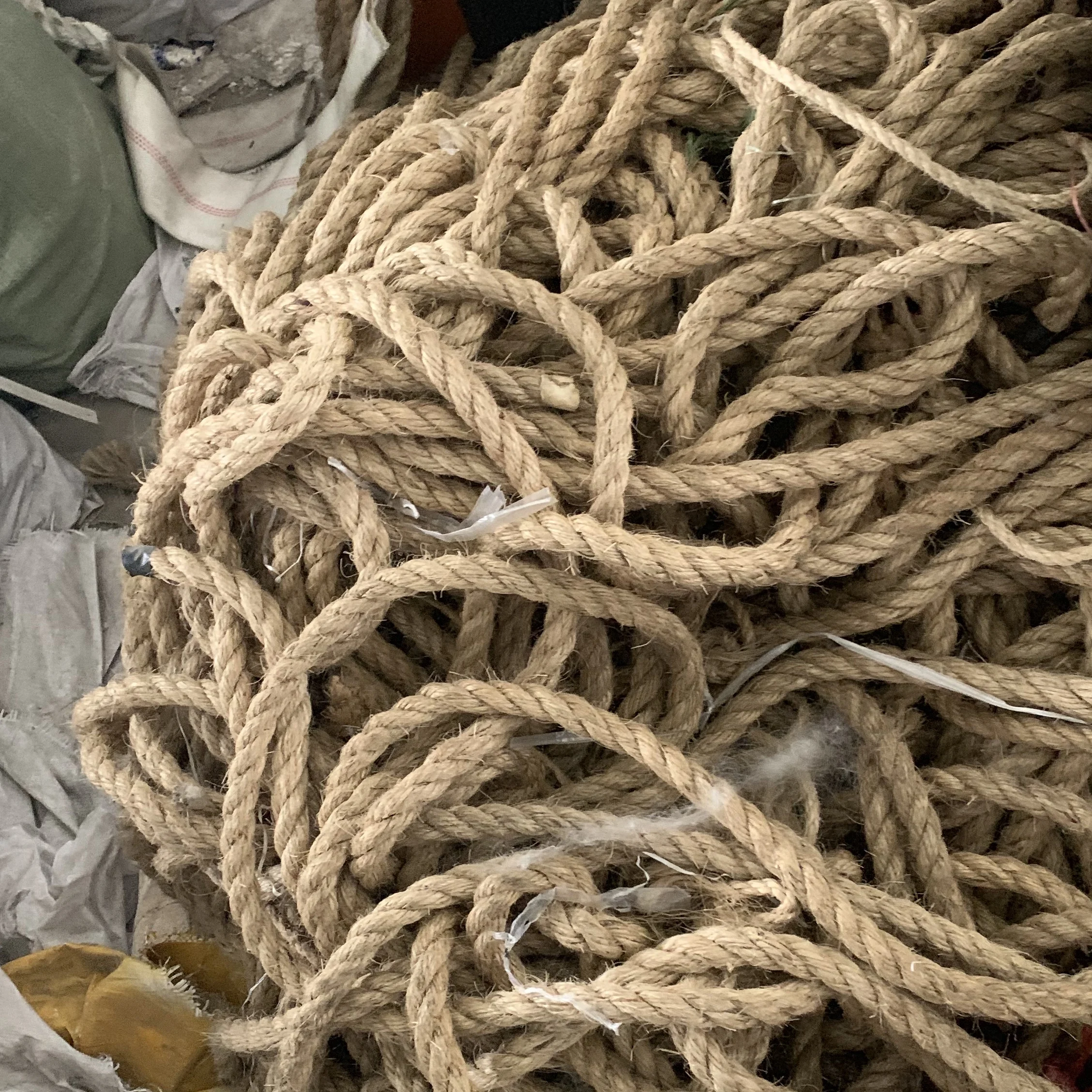 
XINGLUN Hot Sale Sisal Rope for agriculture/cat tree/gardening 