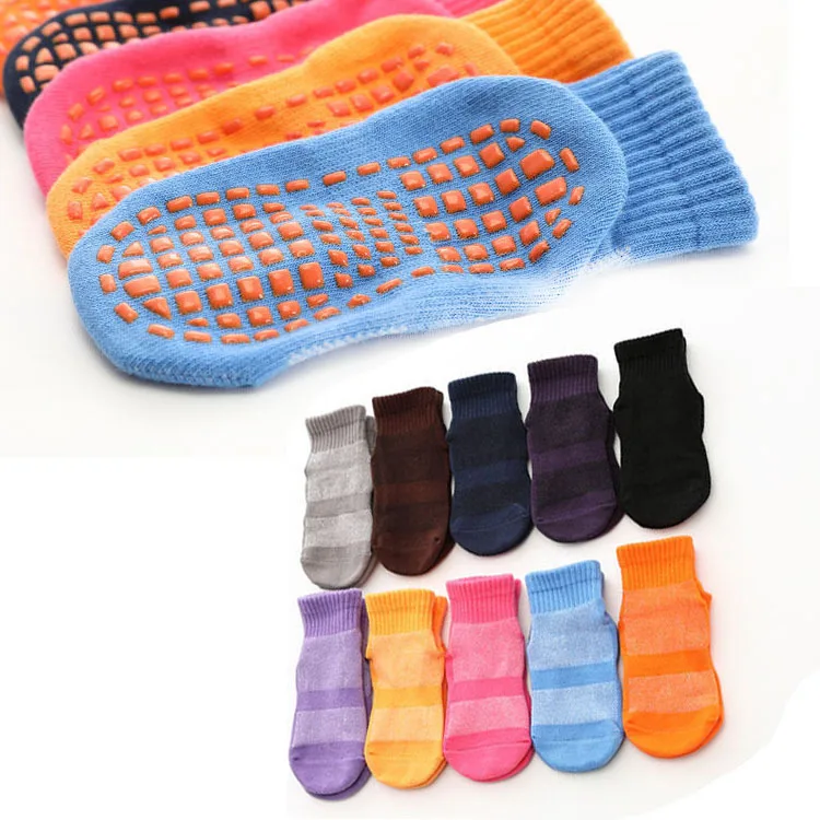 Wholesale Kids Adults Anti-slip Ankle Socks Grip Cotton Trampoline Socks With Logo