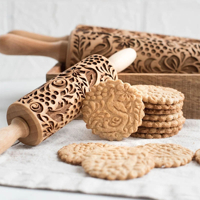 Amazon Hot Lotus Birch Wood Rolling Pin Customized Engraved Christmas Embossed Wooden Rolling Pin for Pastry