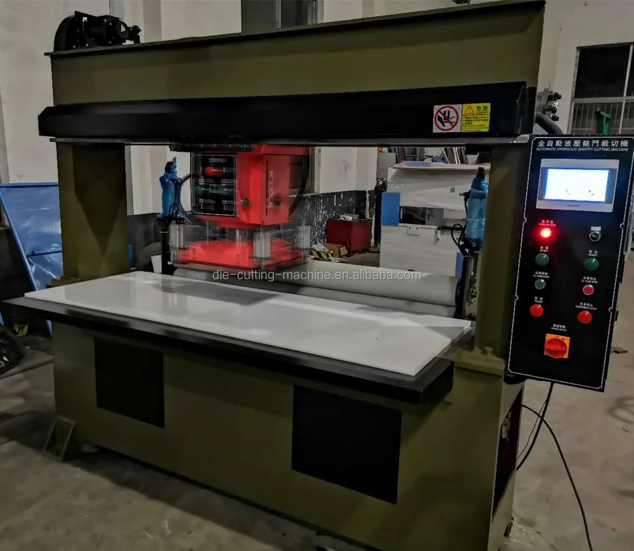 Высекальная пресс-машина с вращающейся головкой