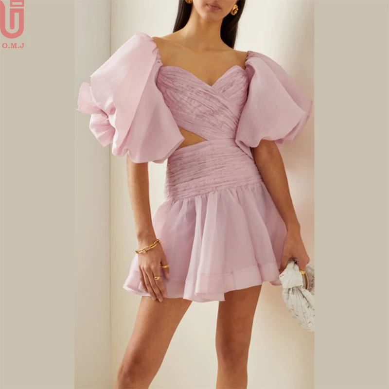 New style wholesale cutout waist and puff sleeves with zip fastening along back ruched mini dress