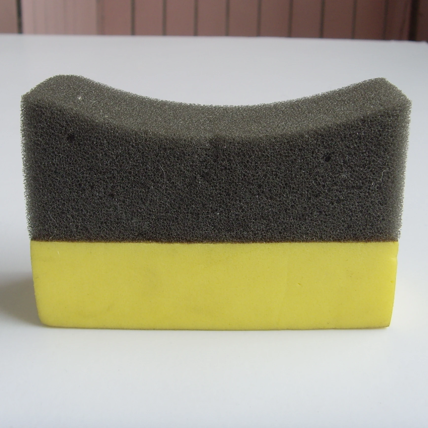 Самодельная губка для покрытия автомобиля для воска в шинах