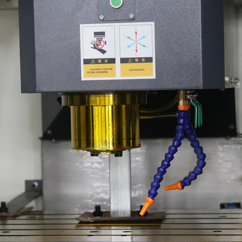 Продажа 4-осевого обрабатывающего центра с ЧПУ Fanuc vmc1270 вертикальный обрабатывающий центр