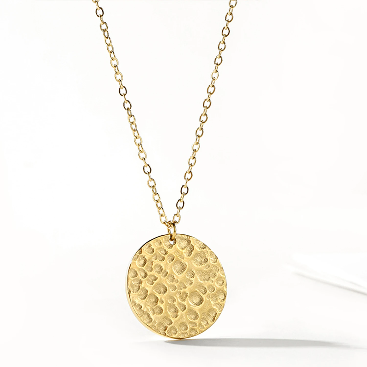 e-Manco Minimalist Round Hammered Custom Pendant Stainless Steel Necklace Sublimation Blank Laser Engraving Jewelry for Women