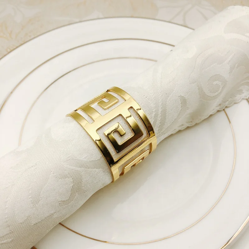 Stock Cheap Colored Hollow Napkin Holder Metal Wedding Napkin Rings Festival Party Napkin Buckle for Table Decoration HWM03