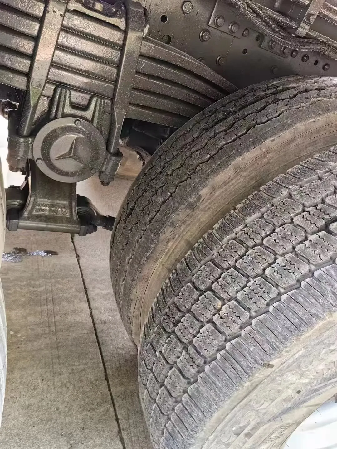 Zoomlion Mercedes-Benz 47m Used Concrete Pump Truck 12 Years Old 300kw Power 5 Section Moving Boom Truck