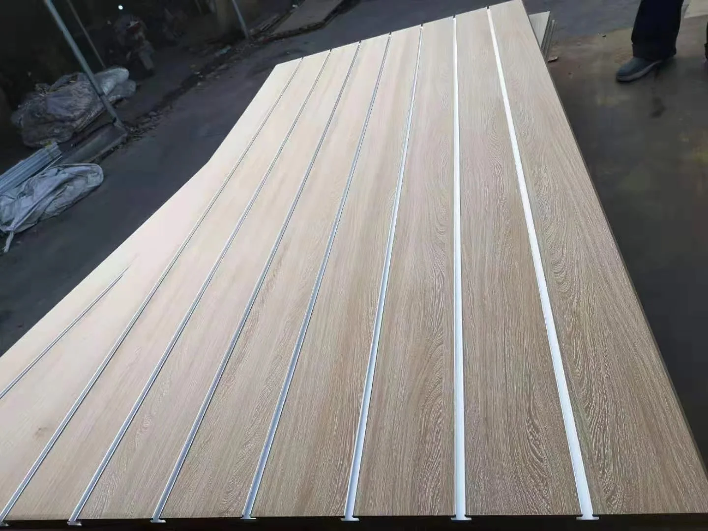 plywood slotted plates like flooring,slots grooves plywood,slatwall mdf slotted plywood slat wall panel