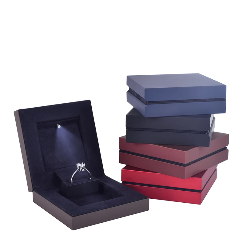 Creativity exquisite boutique elegant wedding engagement plastic ring box with led