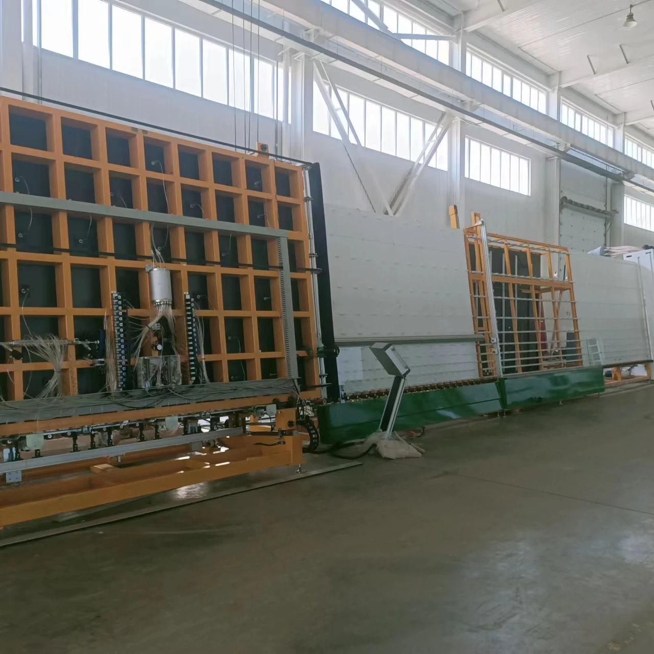 Window Glass Making Machine Full-automatic Vertical Insulating Glass Flat-pressing Production Line