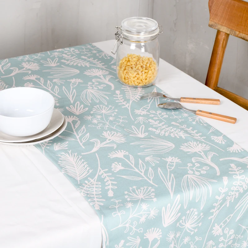 Lightweight Durable Handcrafted Cotton Christmas Dining Table Runners Decoration