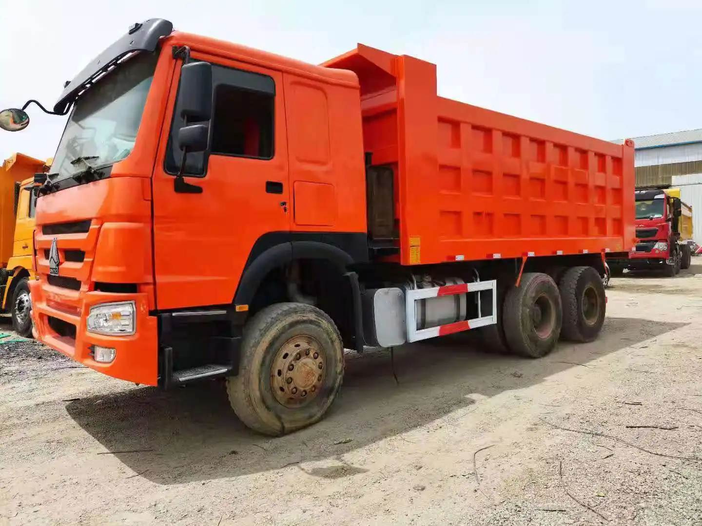 Sinotruk HOWO 10 12 Wheel Used 4X2 6X4 8X4 336HP371HP 375HP 380HP Heavy Transport Lorry Mining Sand Dumper Tipping  Truck