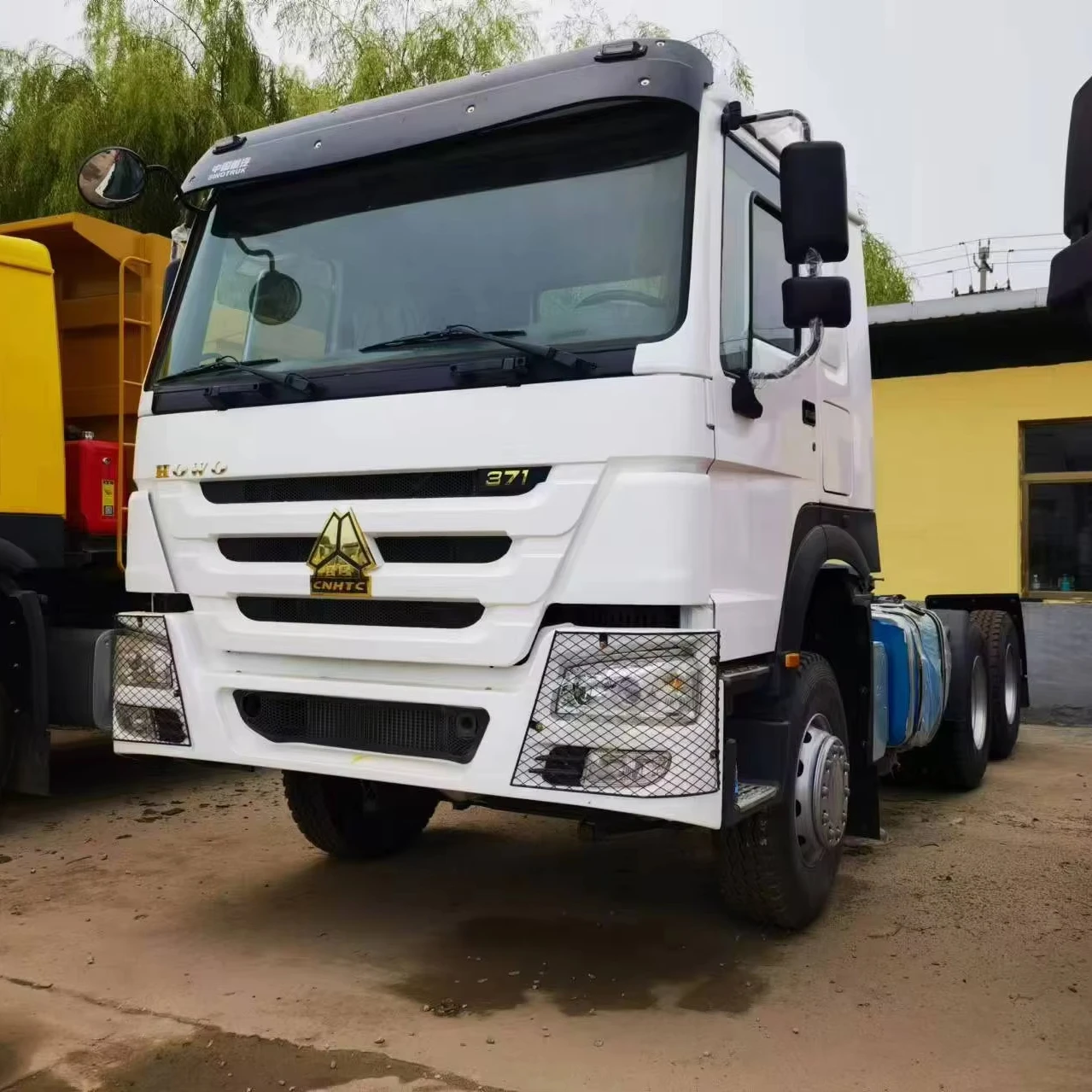Продажа в Китае новый грузовой автомобиль Howo371375 трактор 4x2 6x4 лидер продаж тракторы Африке