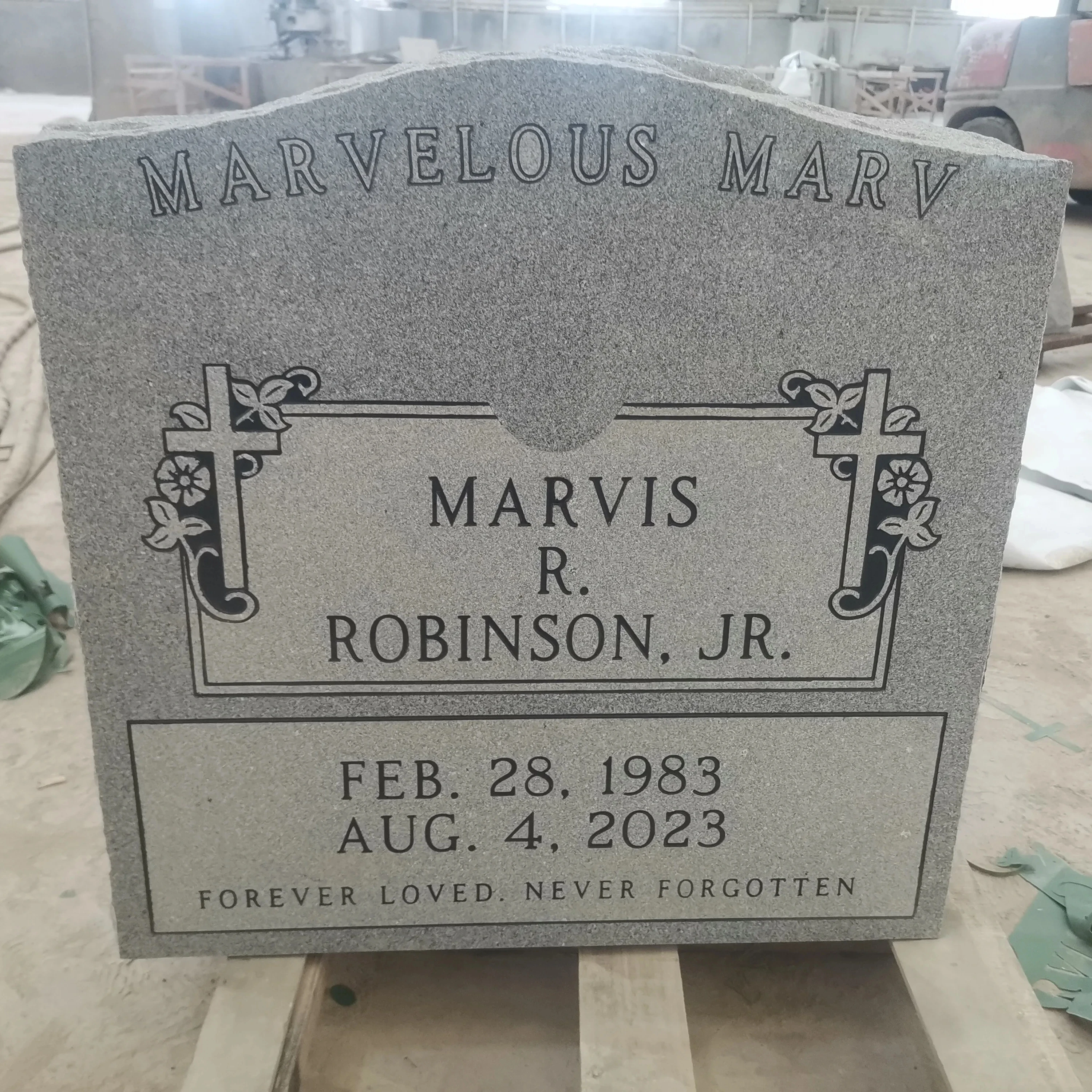 America Style Customized Sandblasting Engrave Light Grey Granite Upright Serp Markers Slant Headston Monument