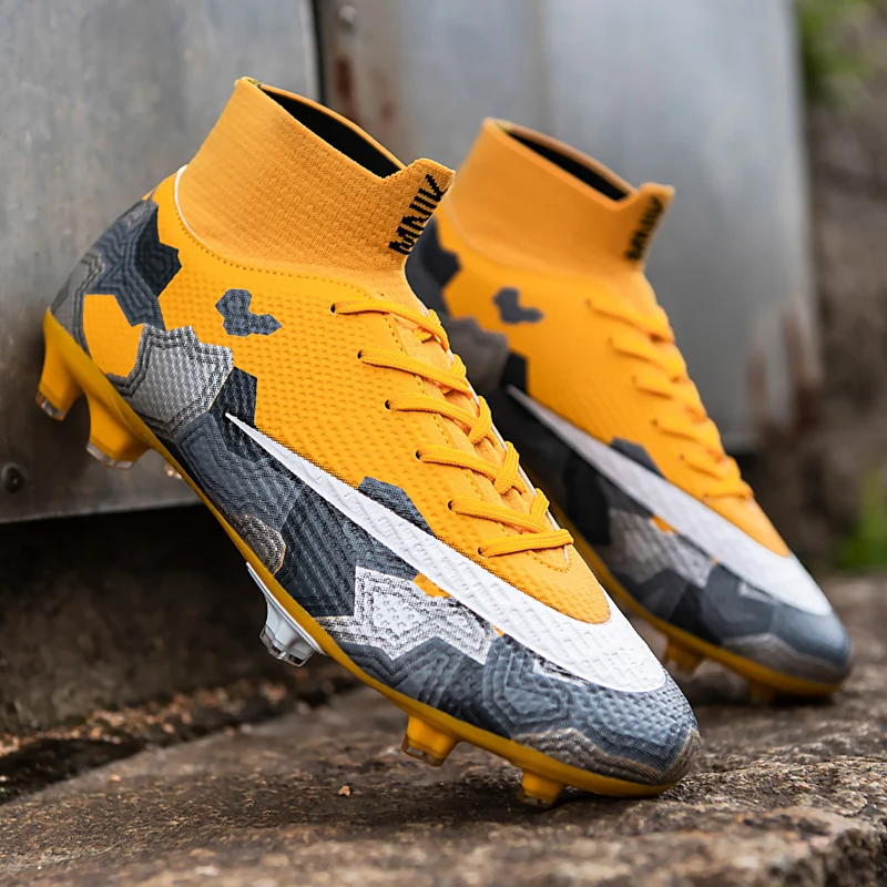 Hot Sale High Ankle Professional Training Outdoor Boy Spike Soccer Shoes FG CR7 Superfly Football Shoes