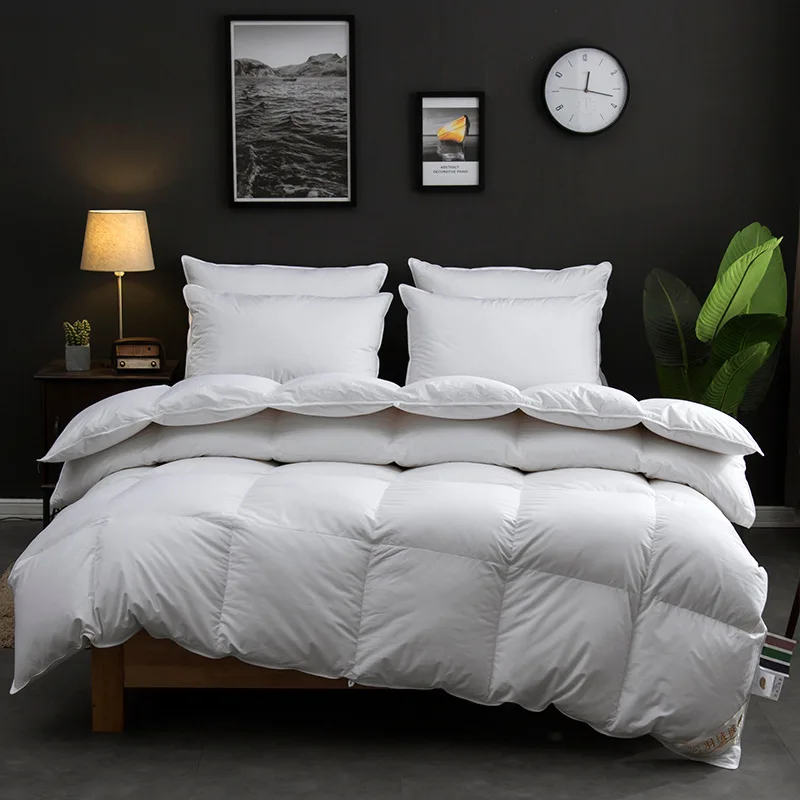 Hot Sale Luxury White Microfiber Duvet Soft Queen Size Comforter Goose Cotton Filling Breathable Hotel-Quality Quilt Home Use