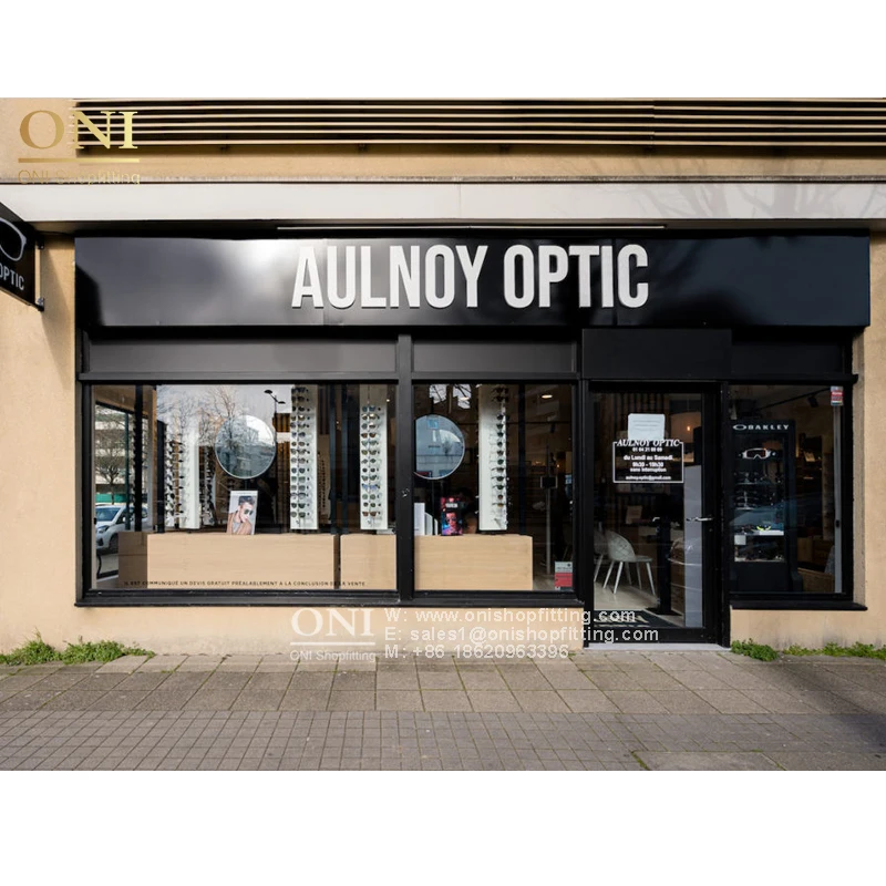 Стеклянная витрина для солнцезащитных очков