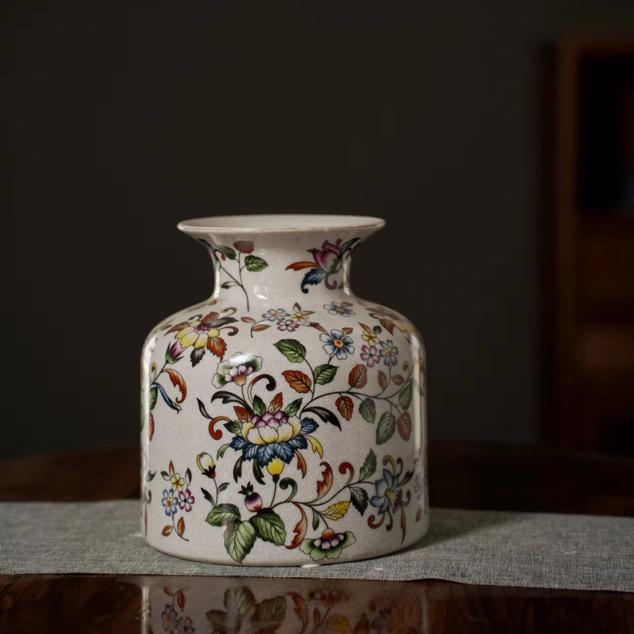2024 Nordic Single Stem Ceramic Flower Vase Modern Art Deco Design Age-Appropriate Home Decor Chinese Style Pottery Antique Age