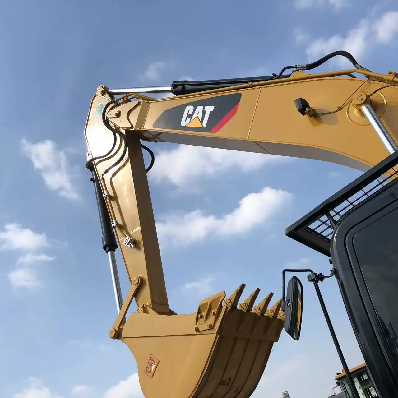 cat 320d used excavator yellow