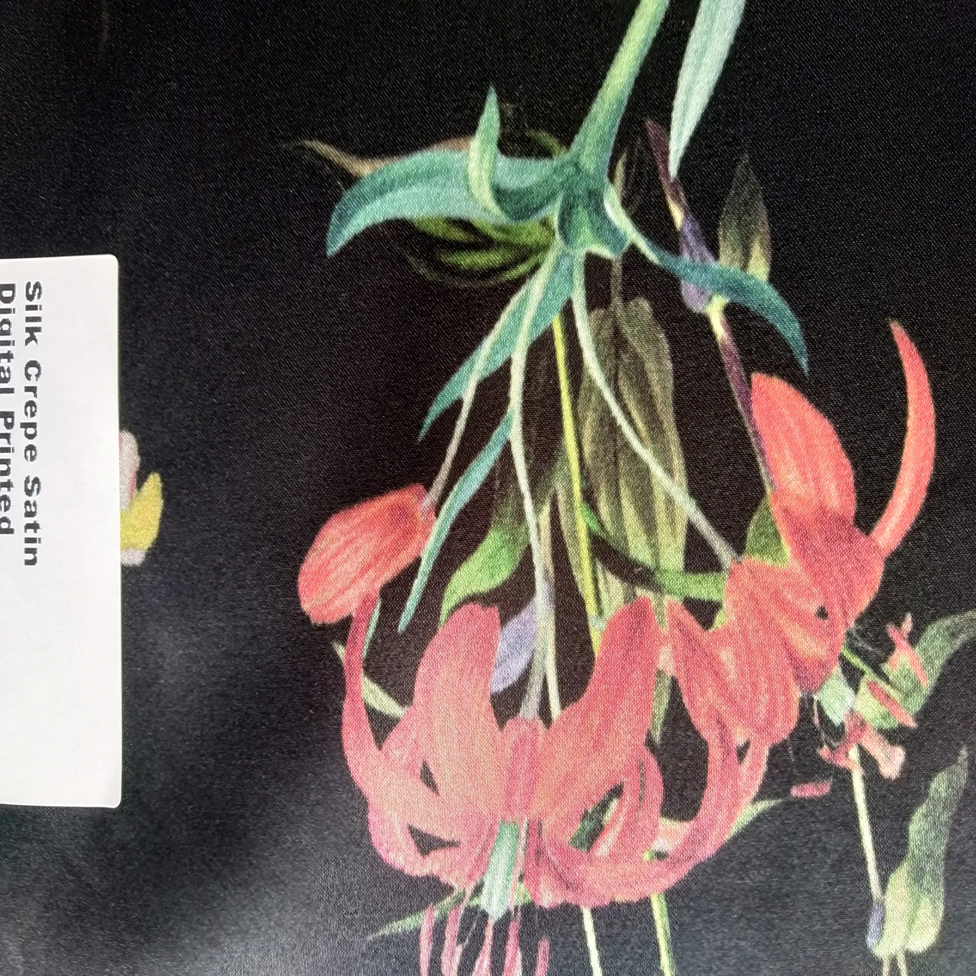 
Шелковый креп-сатин 