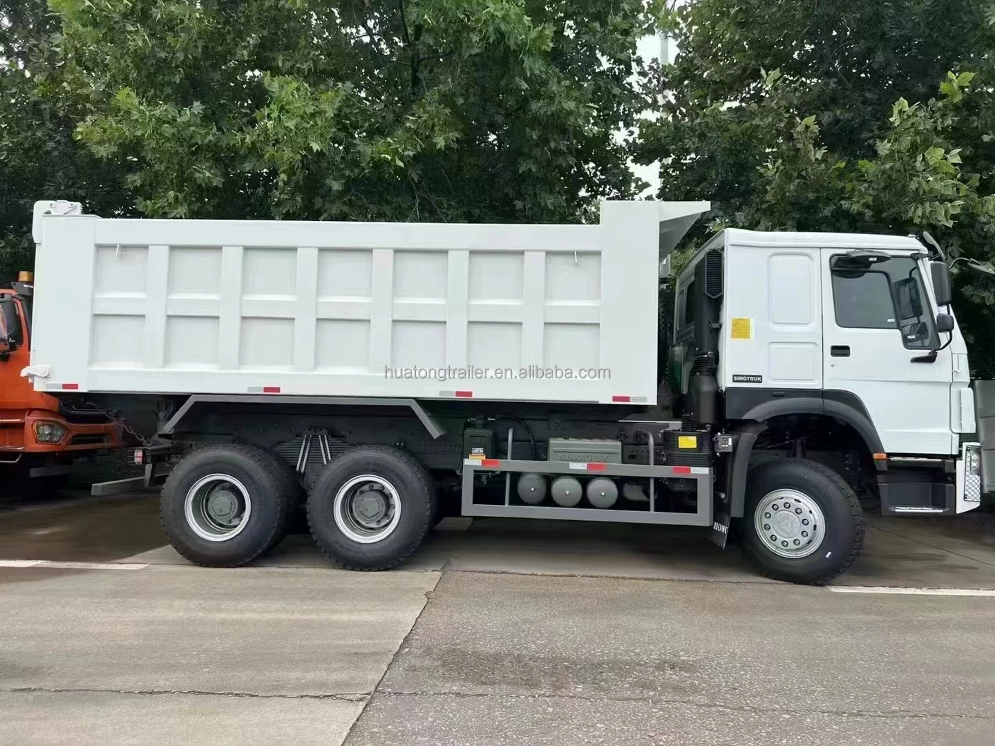 Sino Truck Used 400HP HOWO 10 Wheels Dump Truck Tipper 8X4 with Good Condition for Africa